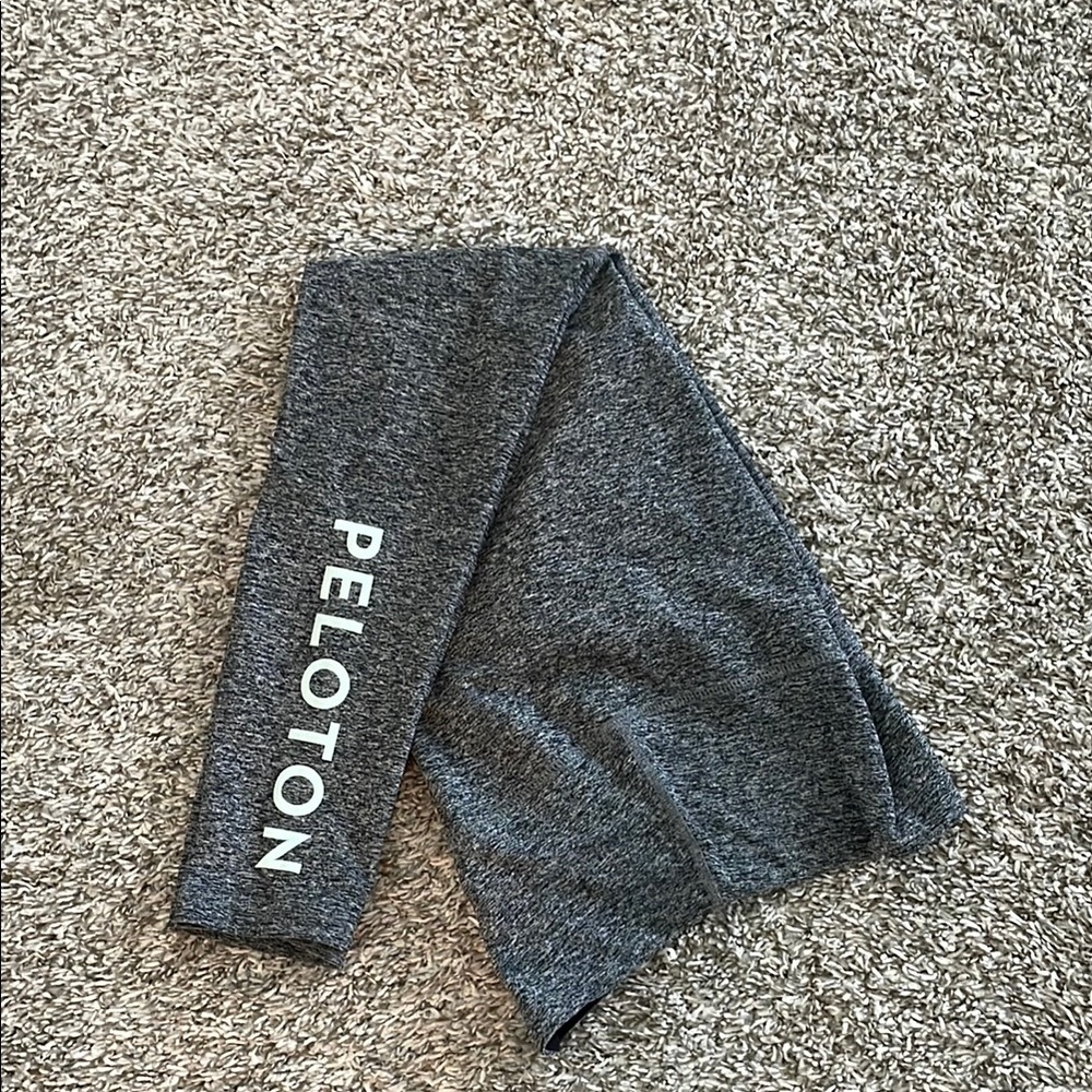 Peloton Gray Athletic Leggings with Vertical Logo Size Large